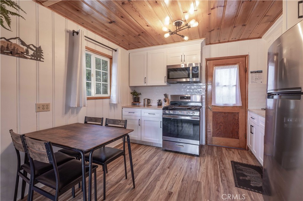 42855 Willow Avenue Property Photo 8