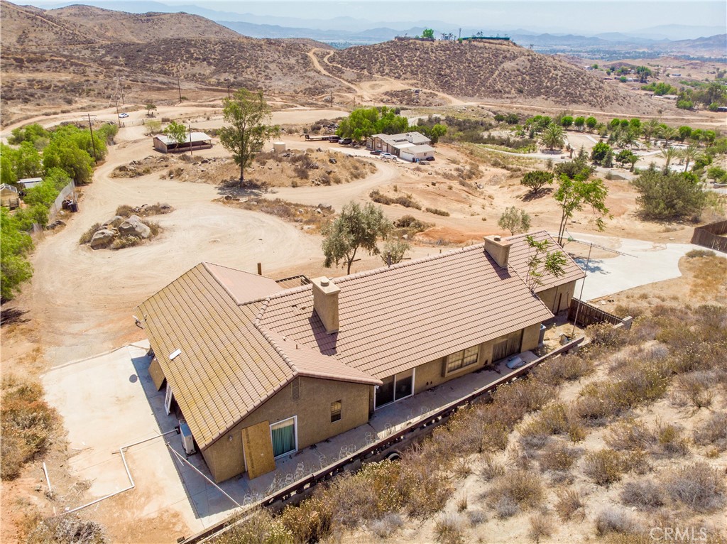 22125 Post Road Property Photo 2