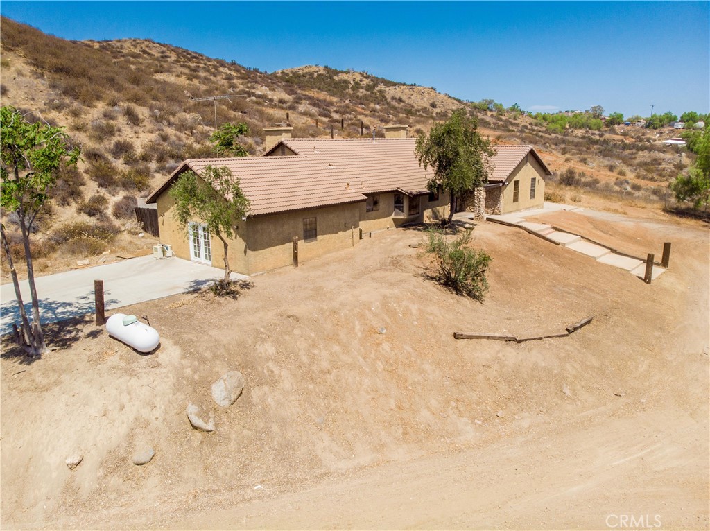 22125 Post Road Property Photo 6