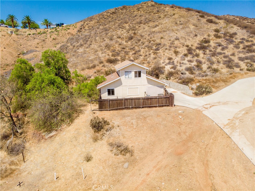 22125 Post Road Property Photo 9
