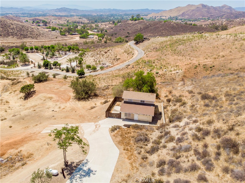 22125 Post Road Property Photo 10