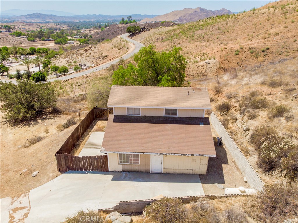 22125 Post Road Property Photo 12