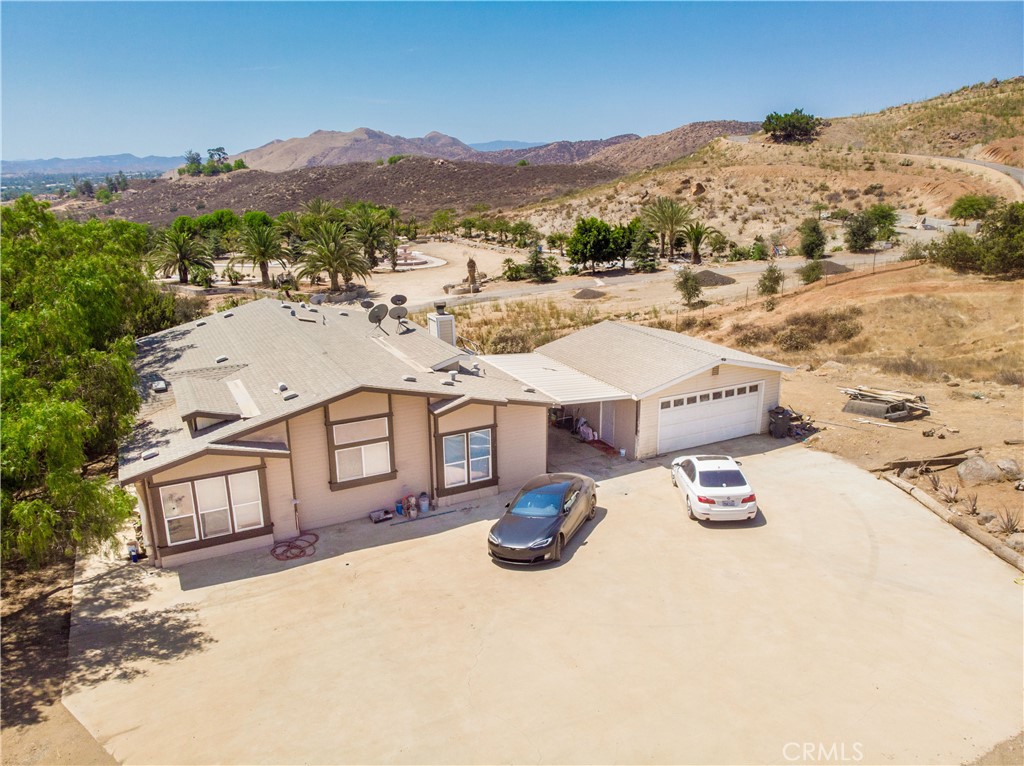 22125 Post Road Property Photo 14