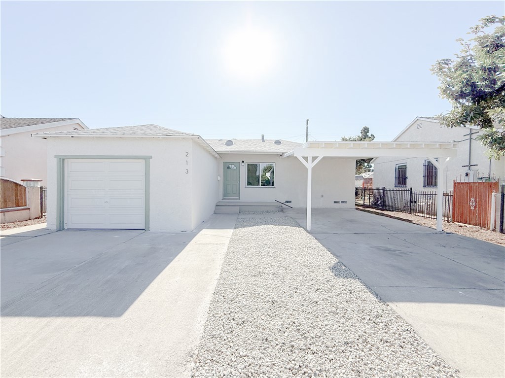213 N Broadacres Avenue Property Photo 1