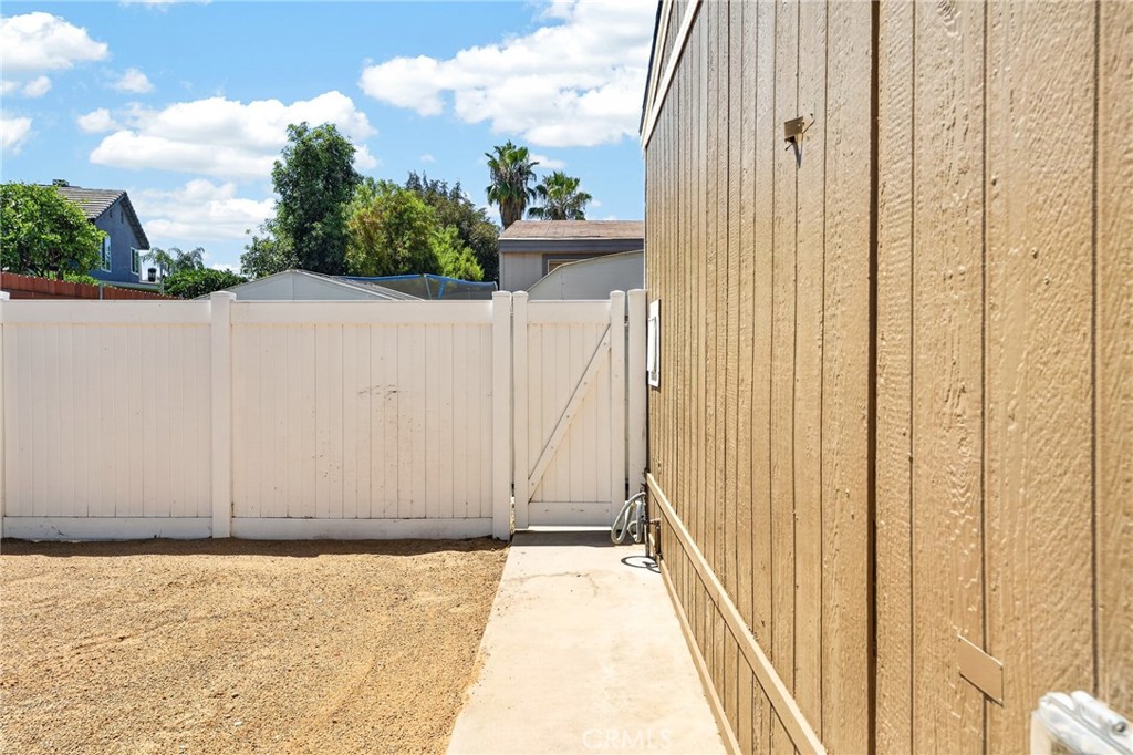 1721 E Colton 21 Property Photo 24