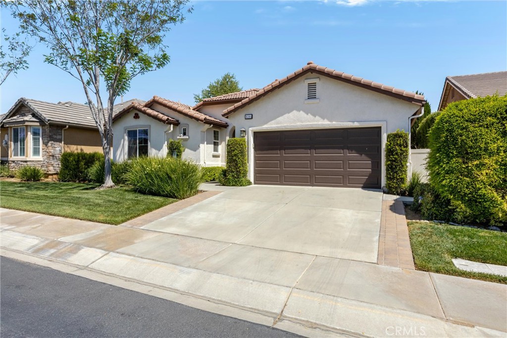 1686 Piper Creek Property Photo 4