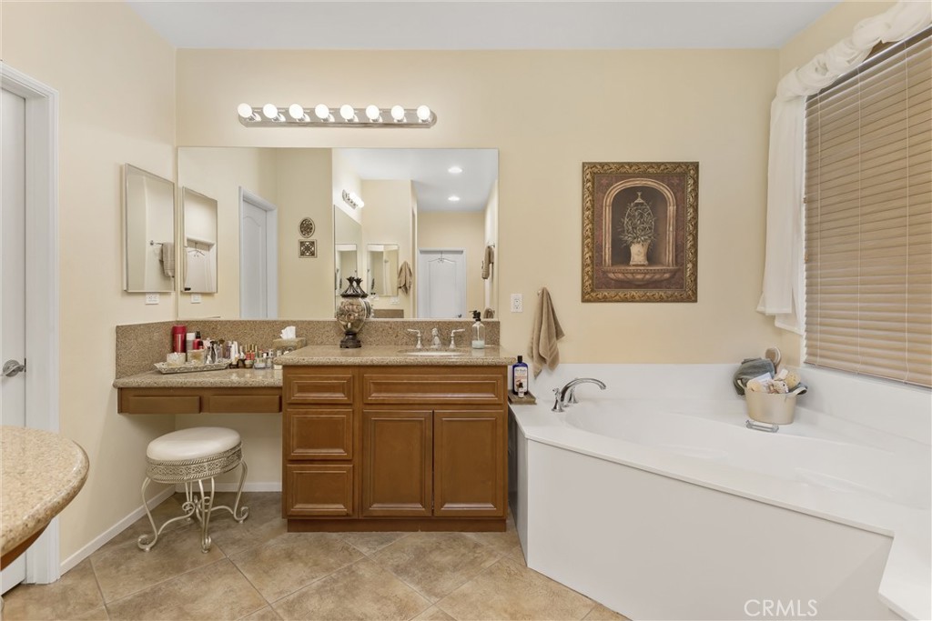 1686 Piper Creek Property Photo 24