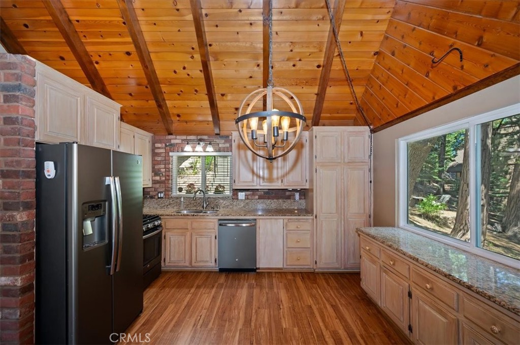 363 Castle Gate Property Photo 11