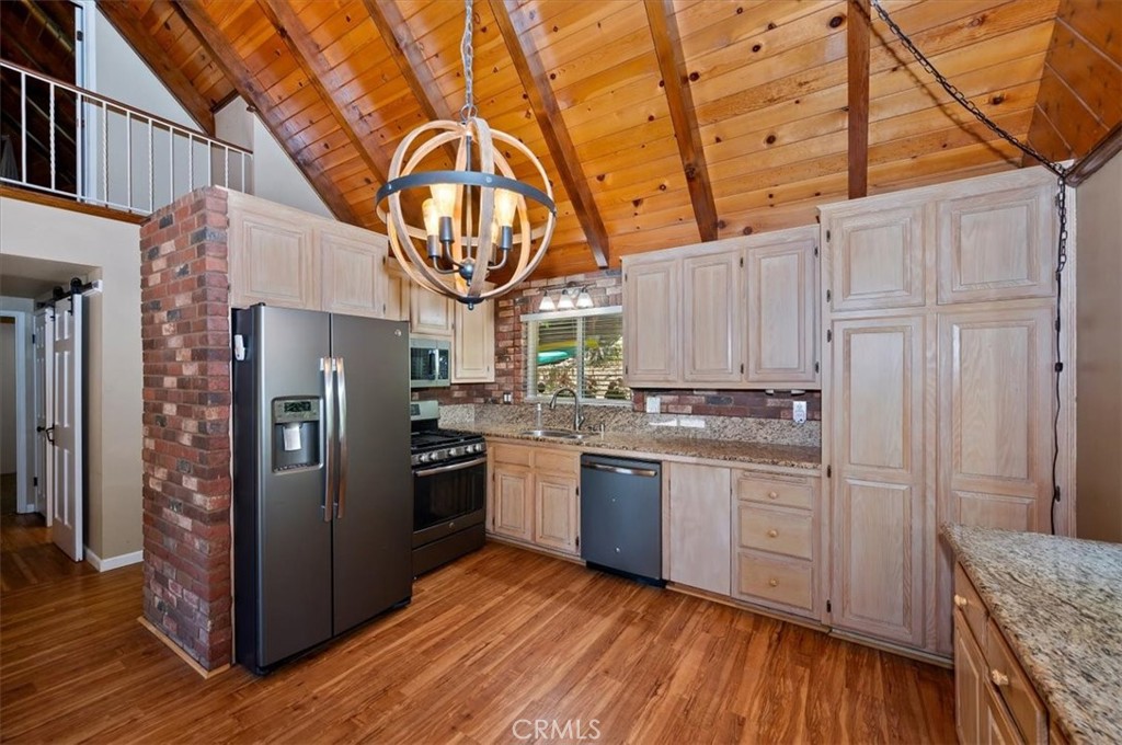 363 Castle Gate Property Photo 12
