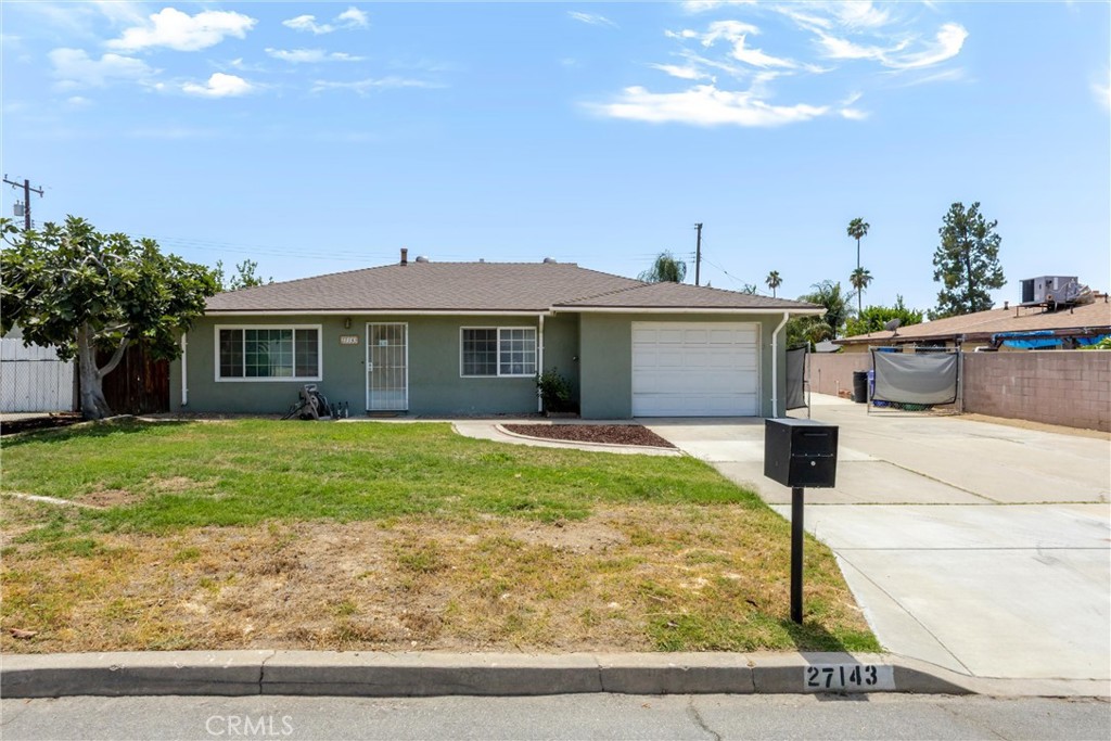 27143 Norwood Property Photo 4
