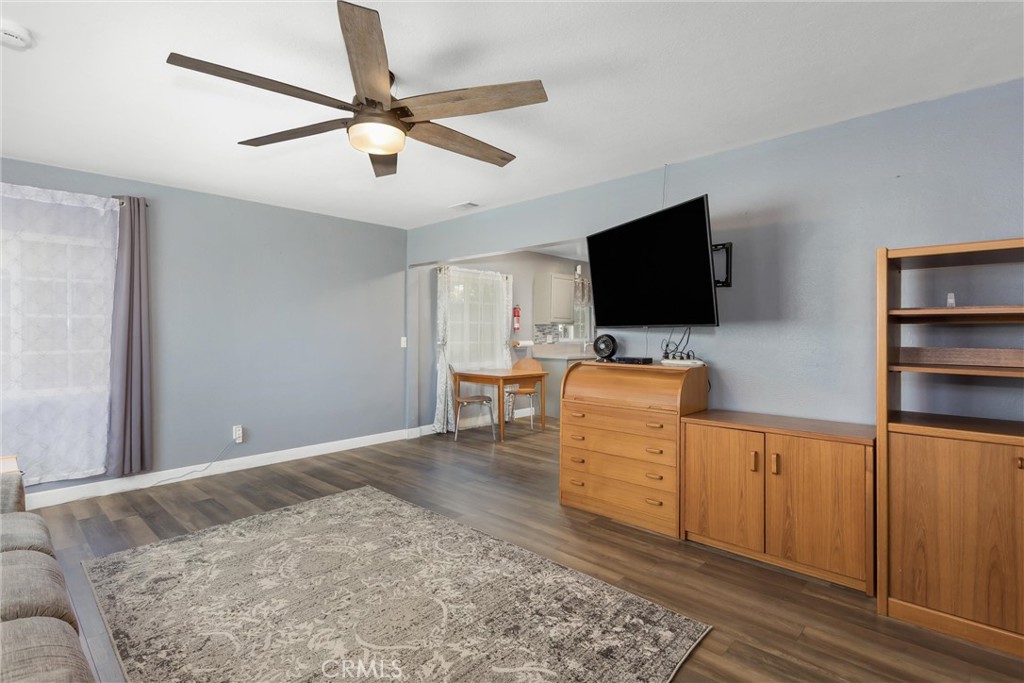 27143 Norwood Property Photo 5