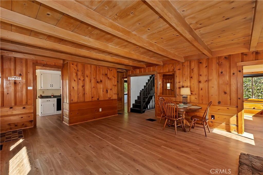 863 Oak Property Photo 7