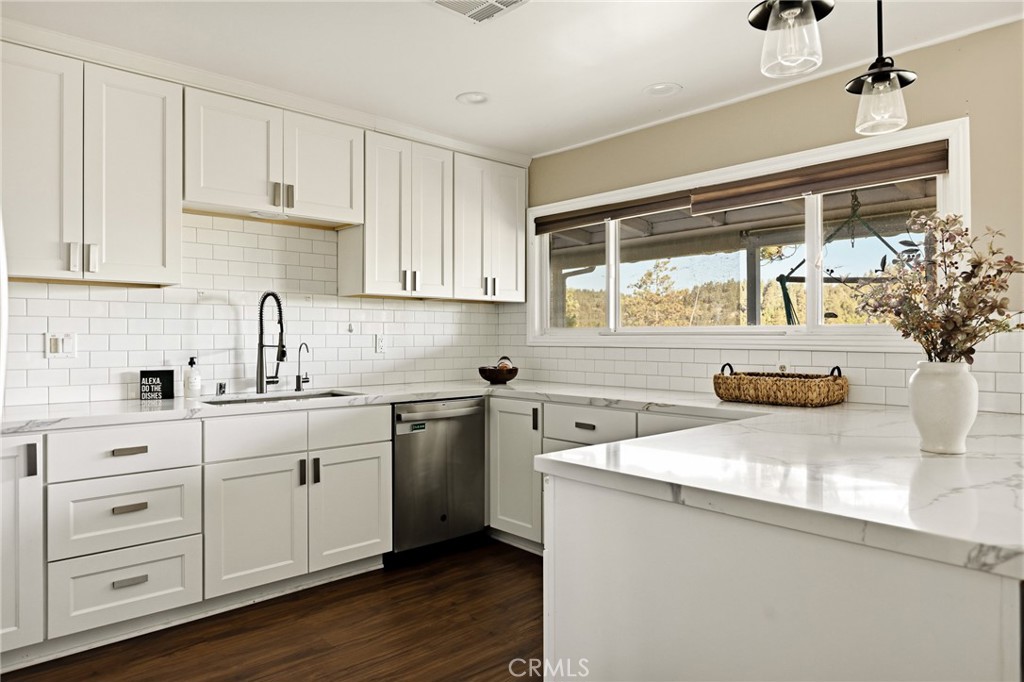 24416 Horst Drive Property Photo 3