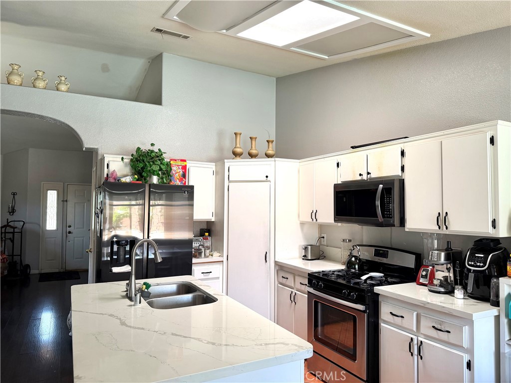 15184 Macadamia Court Property Photo 8