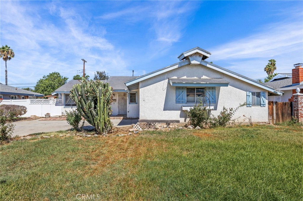 8811 California Property Photo 3