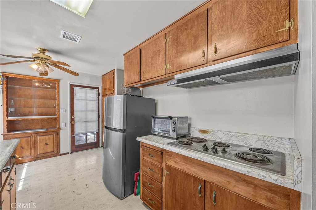 8811 California Property Photo 7