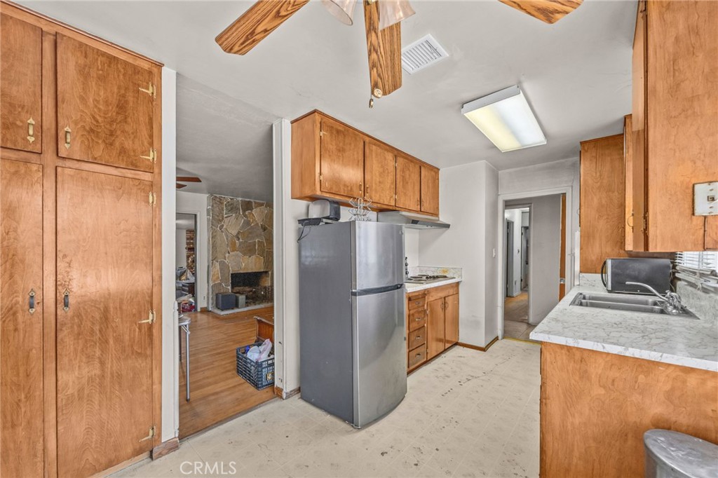 8811 California Property Photo 10