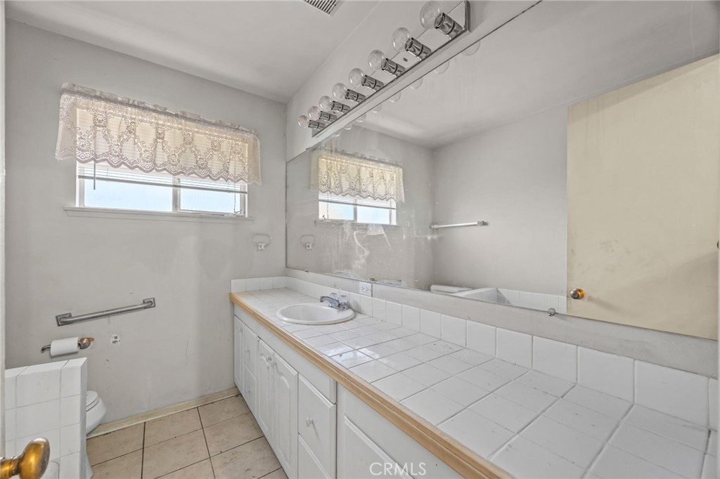 8811 California Property Photo 26