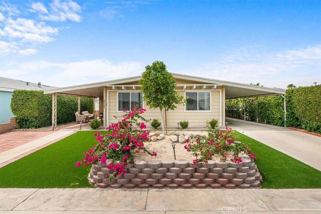 38545 E Desert Greens E Property Photo 2