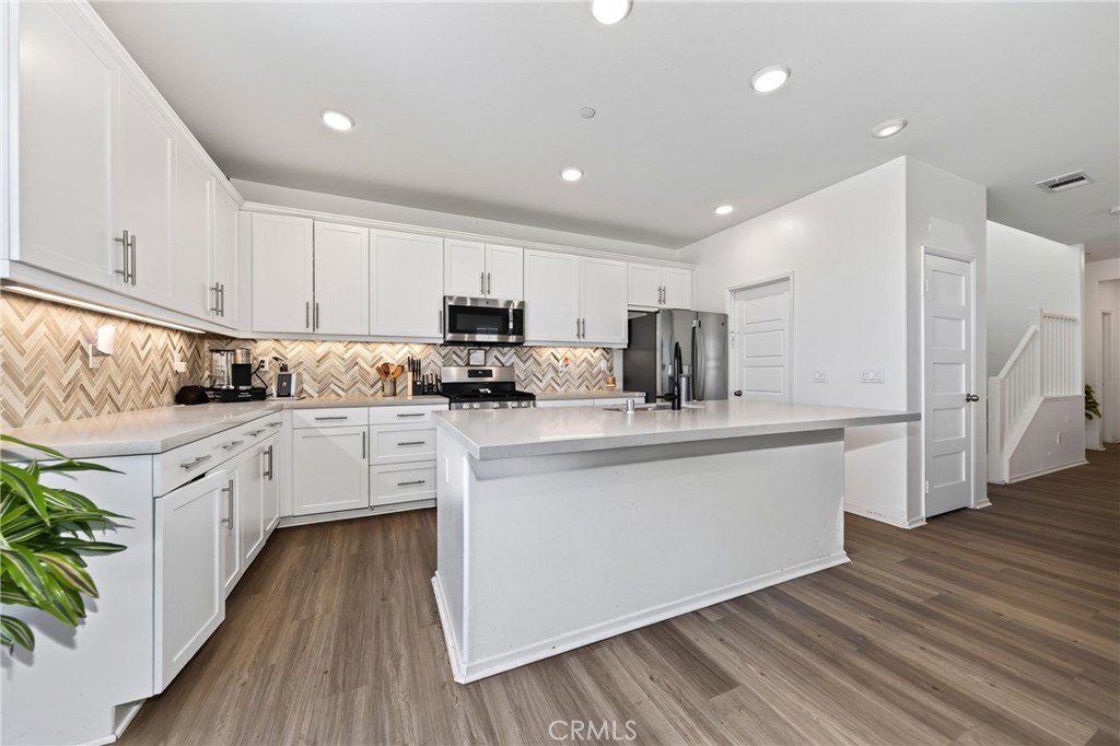 853 Blue Orchid Property Photo 1