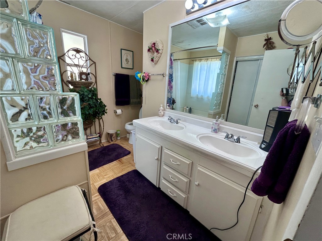 15500 Bubbling Wells Road 311 Property Photo 20