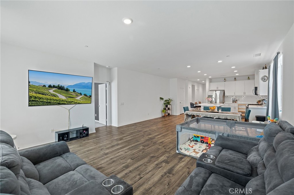 14098 Hera Property Photo 6