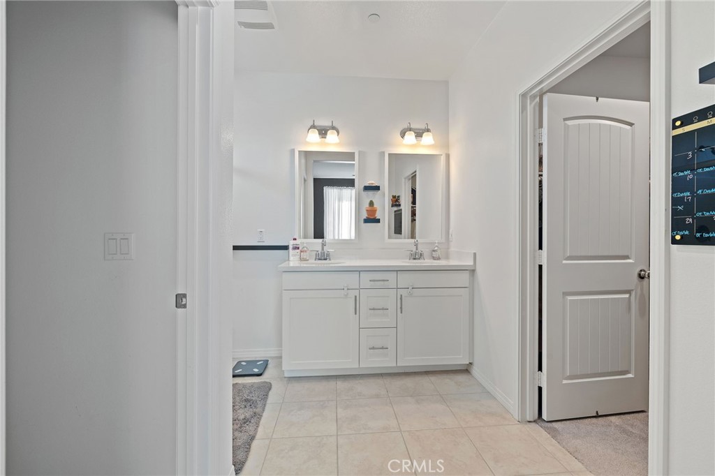 14098 Hera Property Photo 18