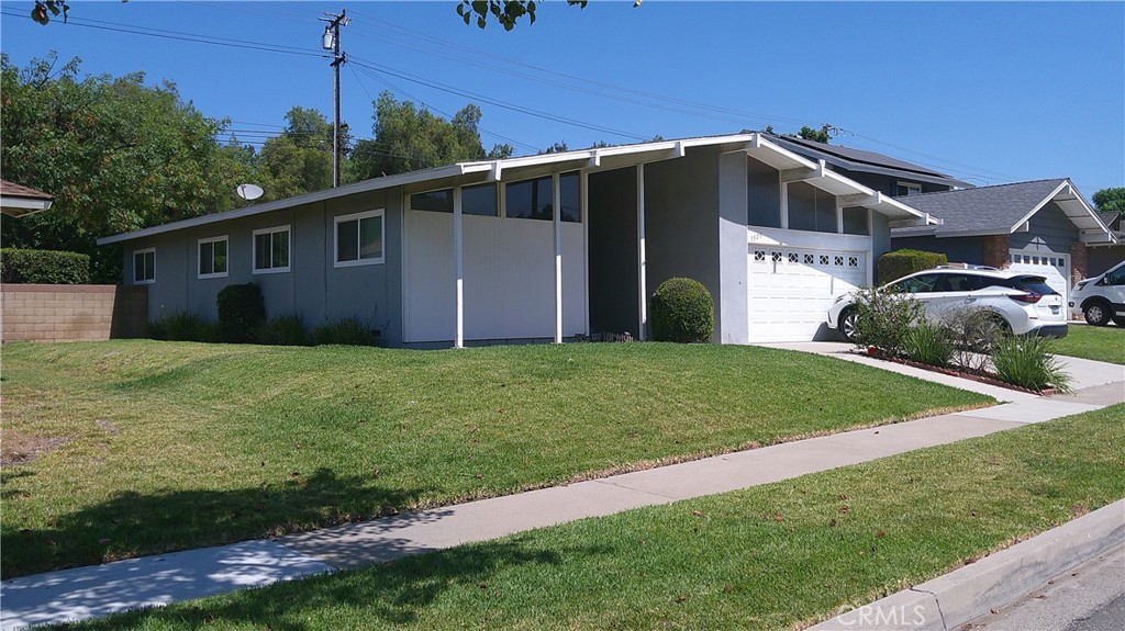 3525 Castle Rock Property Photo 4