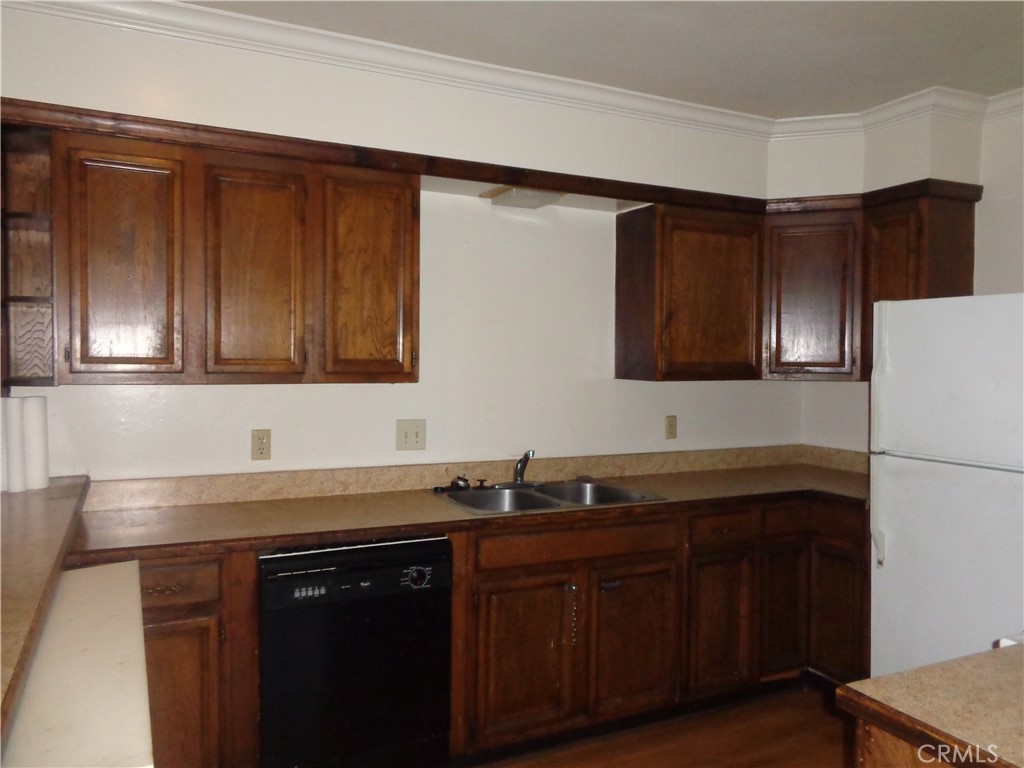 1021 Coulter Pine Property Photo 10