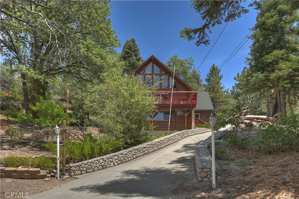 707 Briar Lane Property Photo 2