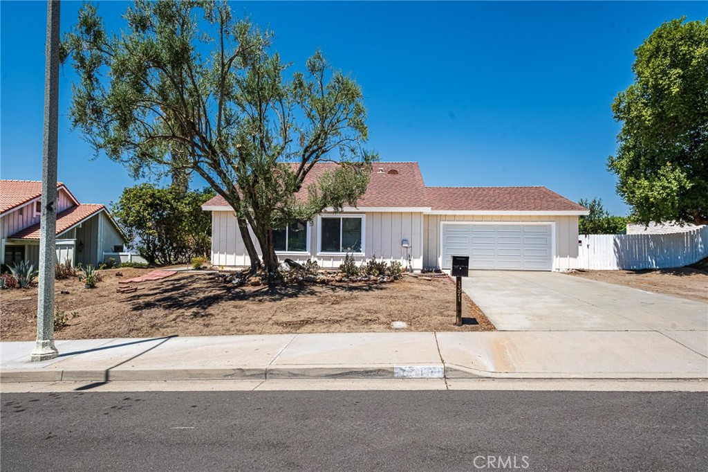 1371 Cadwell Court Property Photo 1