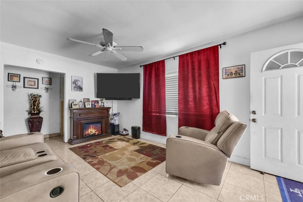 2295 Ramona Property Photo 3