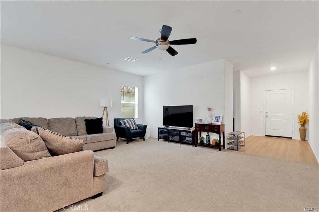 16811 Desert Star Street Property Photo 4