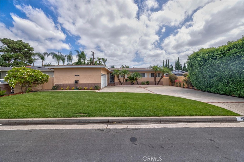 12392 Morrie Property Photo 2