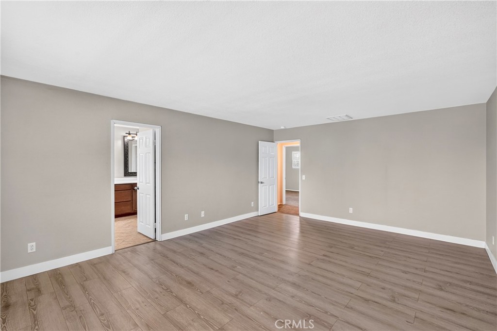 10918 Clover Property Photo 27