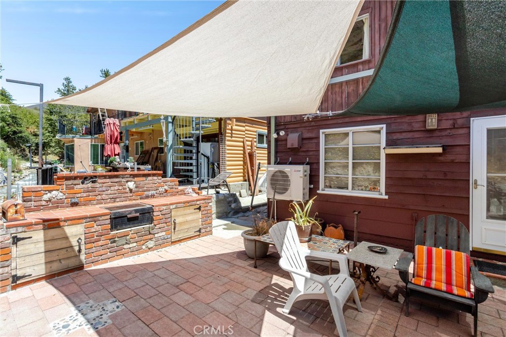 208 Lytle Property Photo 4