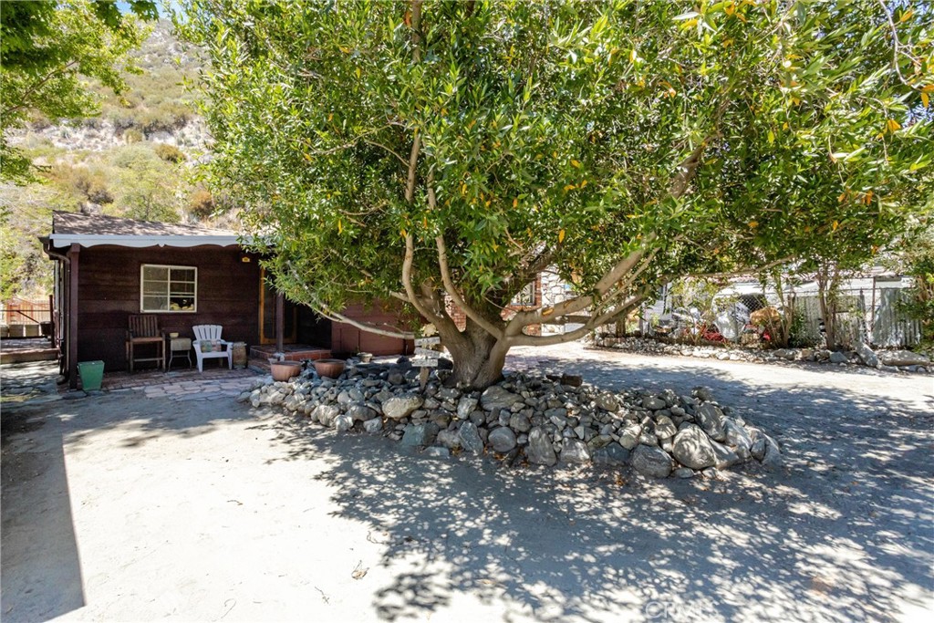 208 Lytle Property Photo 5