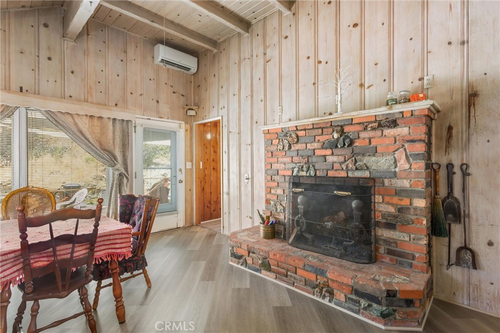 208 Lytle Property Photo 9