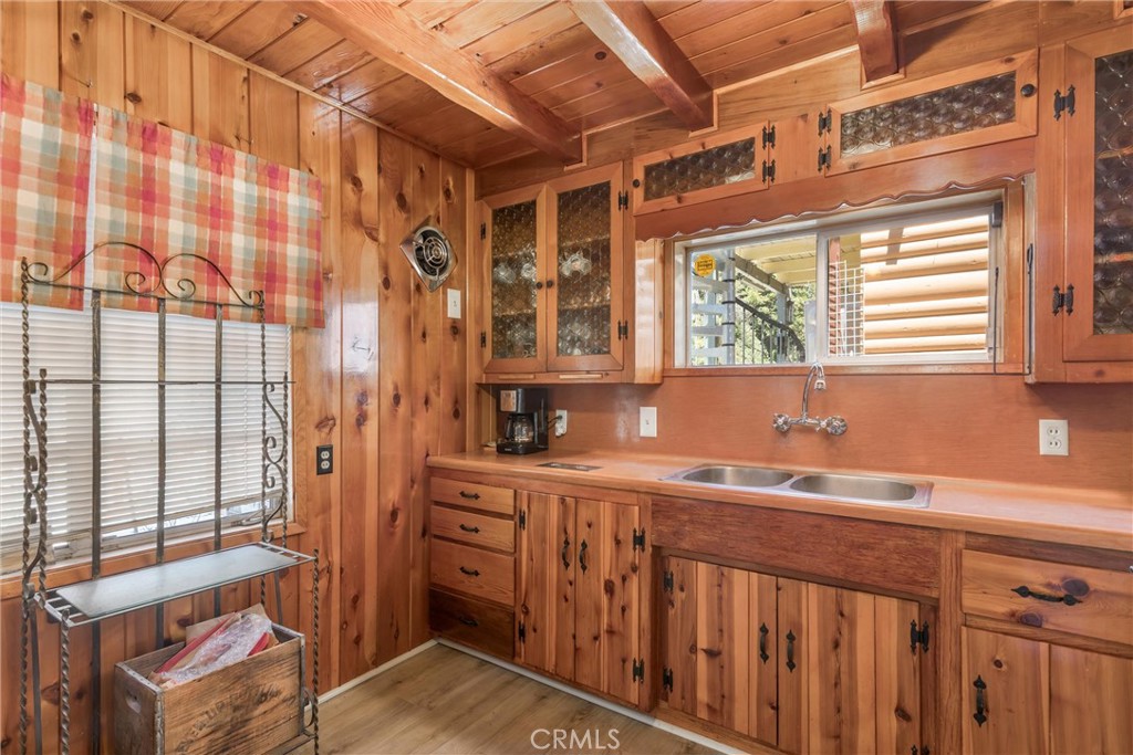 208 Lytle Property Photo 12