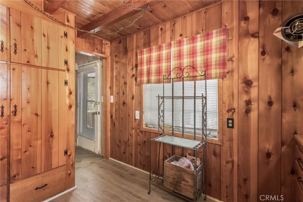 208 Lytle Property Photo 13