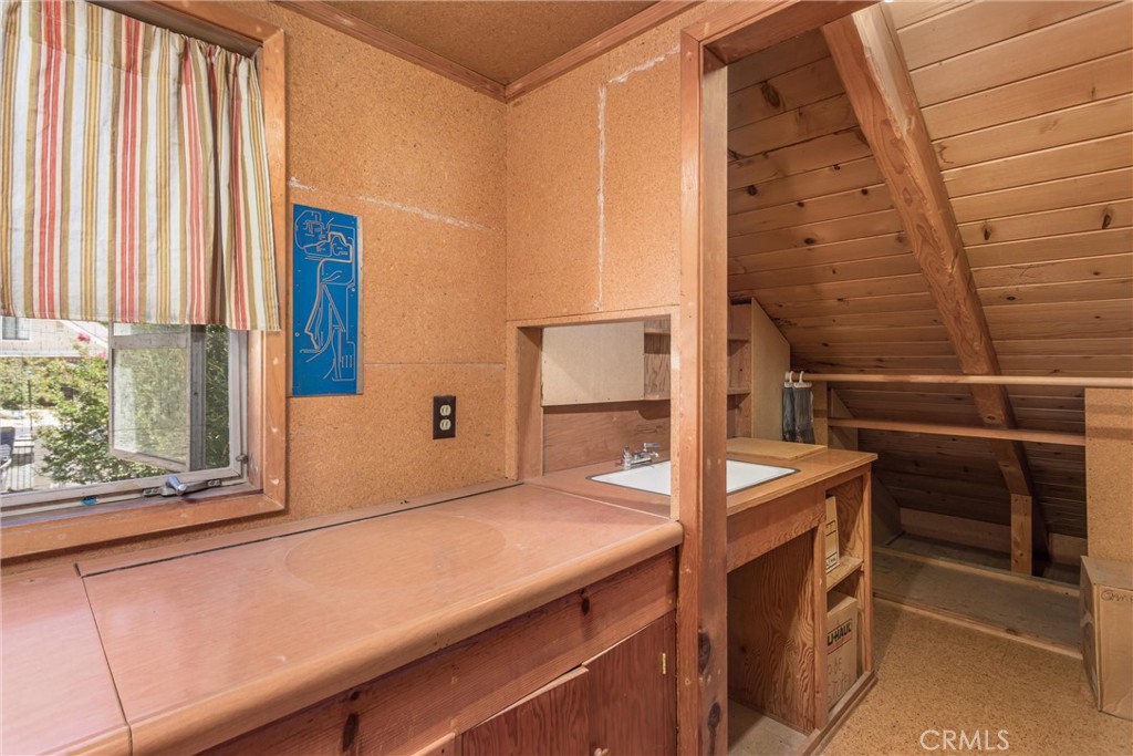 208 Lytle Property Photo 21