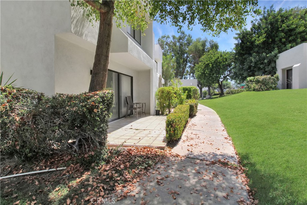 48944 Desert Flower Drive Property Photo 11