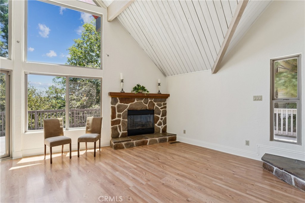 27711 Alpen Property Photo 3