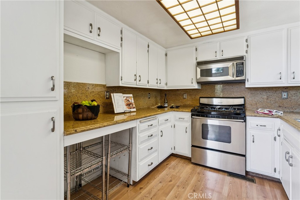 27711 Alpen Property Photo 8