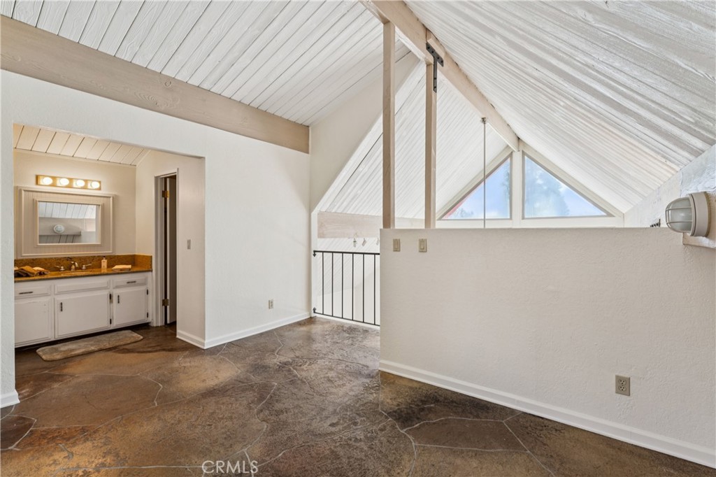 27711 Alpen Property Photo 20