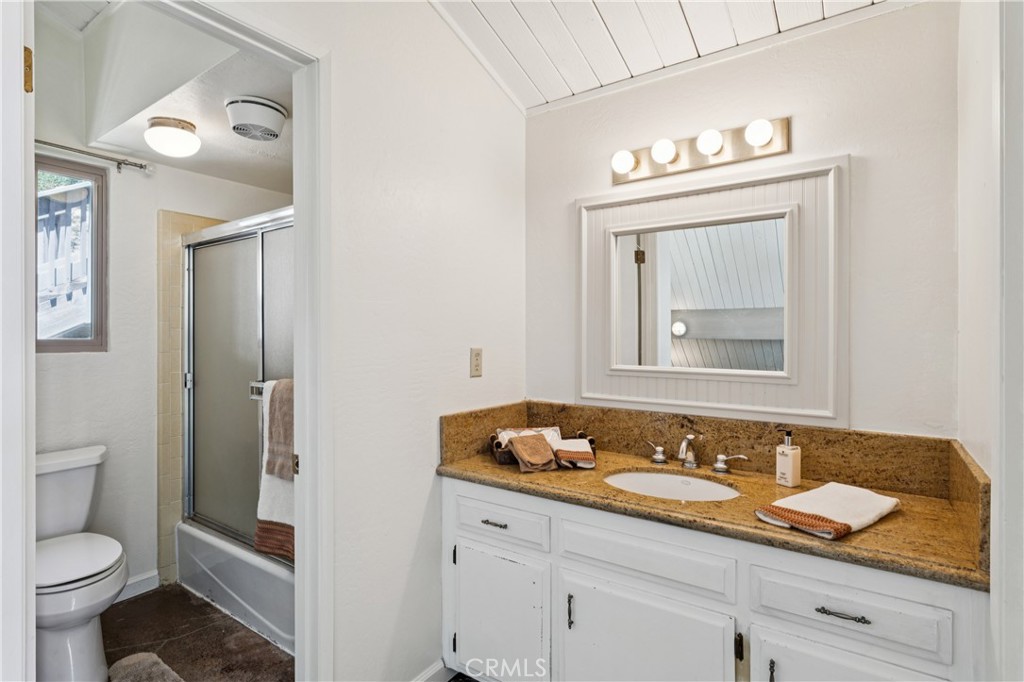 27711 Alpen Property Photo 21