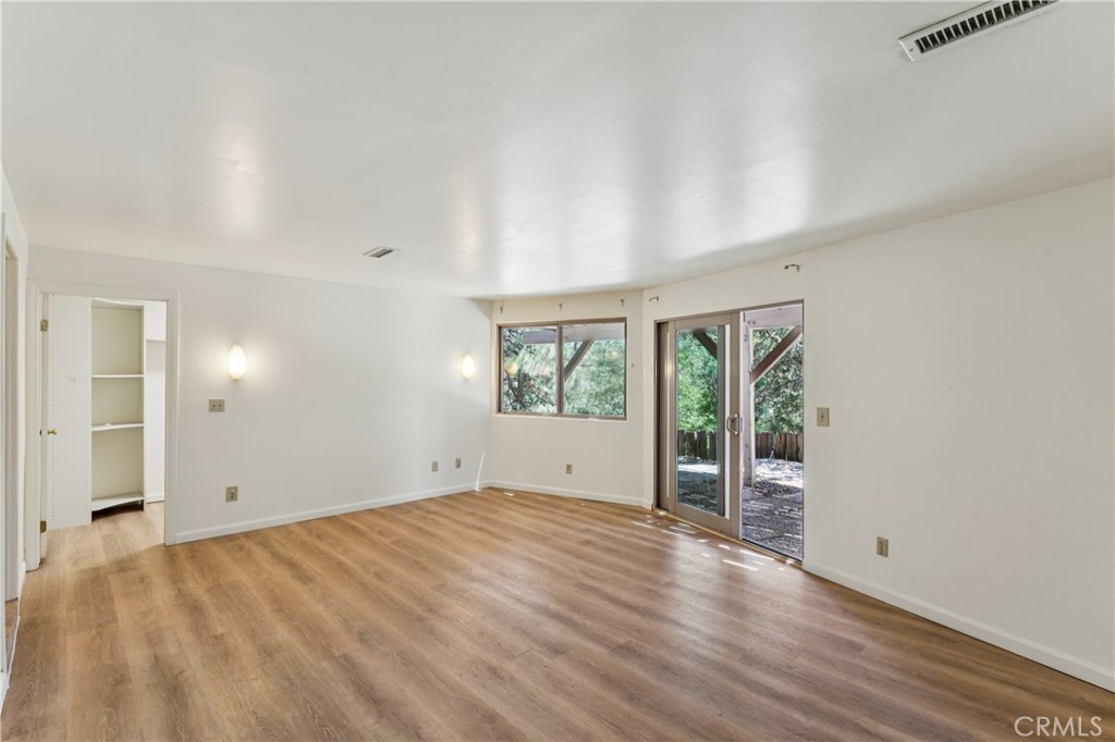 27711 Alpen Property Photo 23
