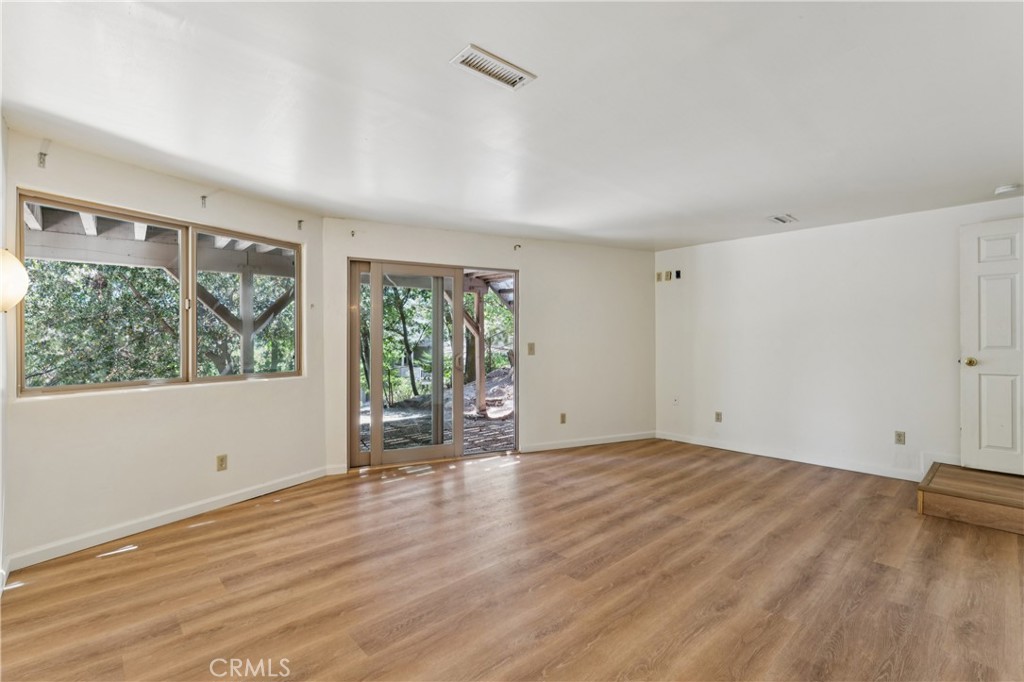 27711 Alpen Property Photo 24