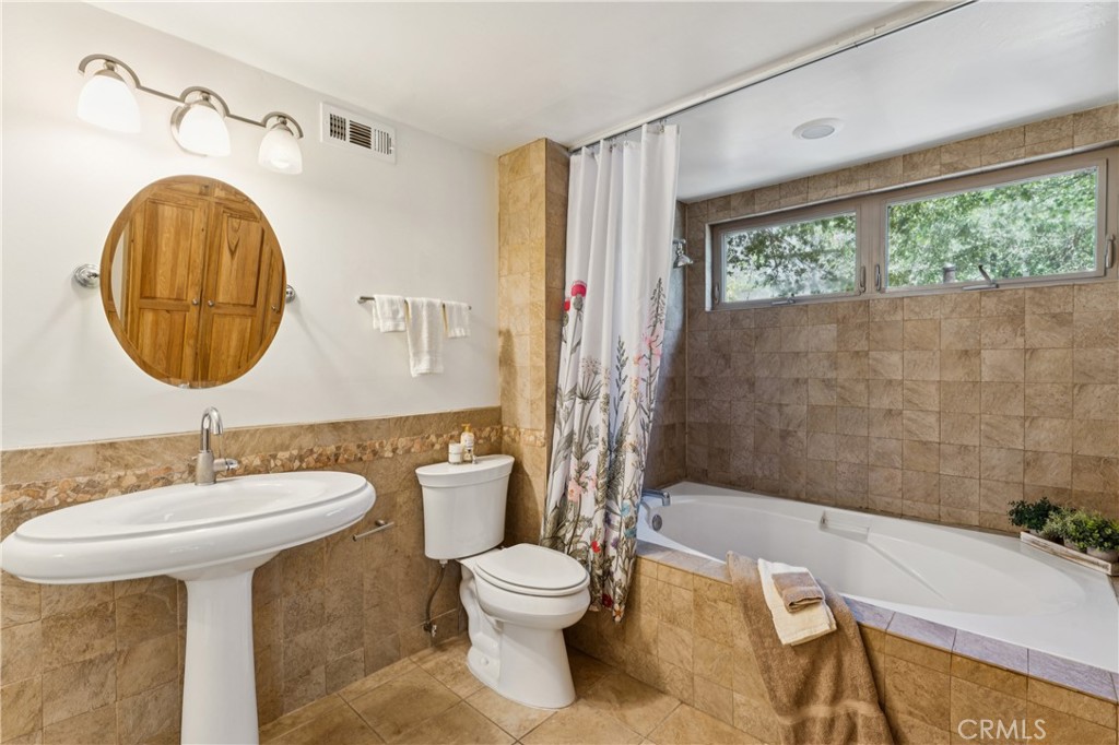 27711 Alpen Property Photo 25