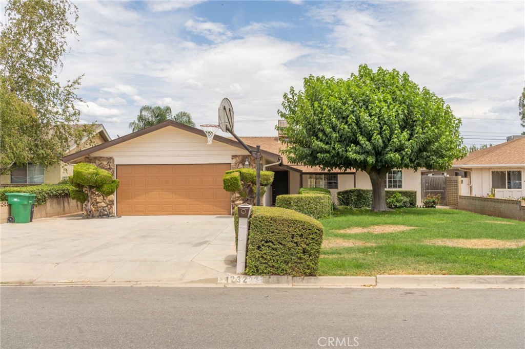 1232 Chestnut Avenue Property Photo 4
